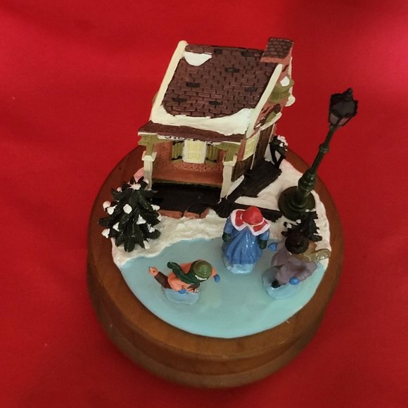 VTG Lighted Heritage Village Childe Pond and Skaters Musical - Picture 5 of 13